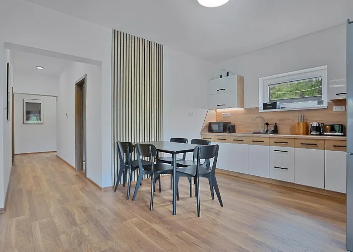 Krusne - Bike Friendly Apartment Loučná pod Klínovcem
